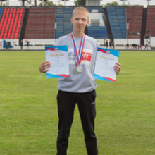 Кабаков Алексей. 1 место в беге на 200 м, 2 место по прыжкам в длину.